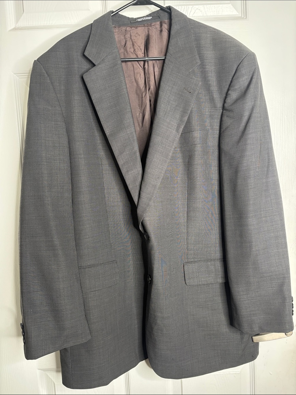 Gray Men's Two-Button Suit Blazer